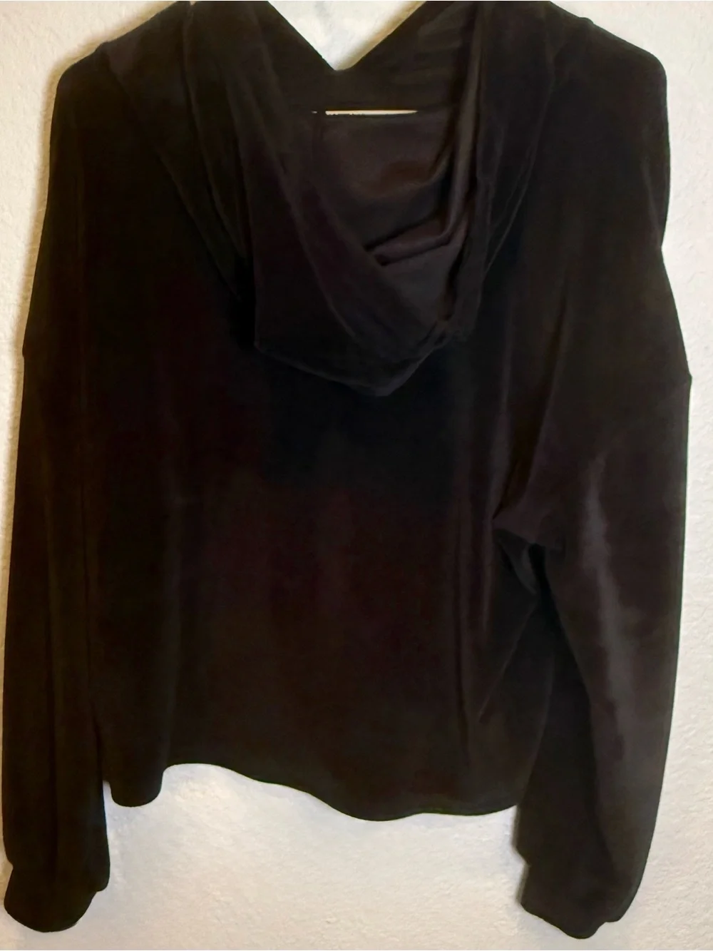 Black Faux Velvet Hooded Pullover - Picture 2 of 3